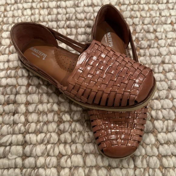 Sunsteps Woven Sandal - Picture 1 of 3